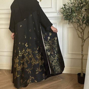 Trendy abaya