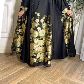 Trendy abaya