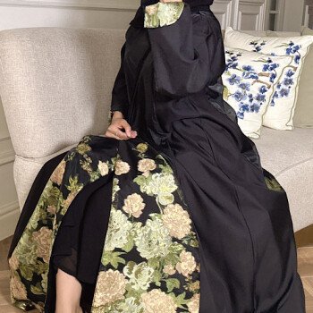 Trendy abaya