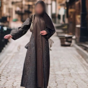 Trendy abaya