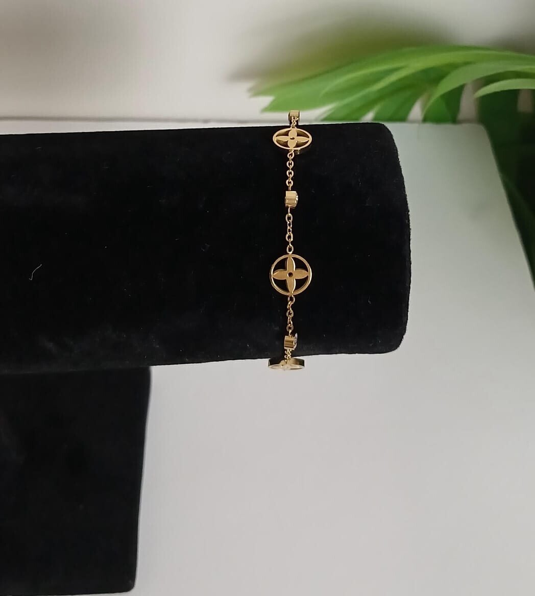 اكسسوارات الورد
