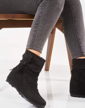 WORLD SHOES