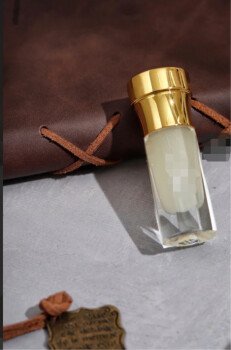 عبق العود