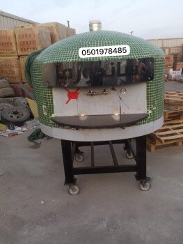 افران بيتزا ايطالية