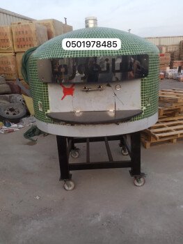 افران بيتزا ايطالية