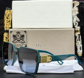 Royal Palace Optics